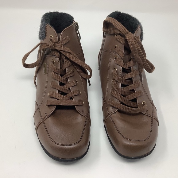 Wanderlust Dark Tan “Billie” Ankle Boots - Picture 2 of 9